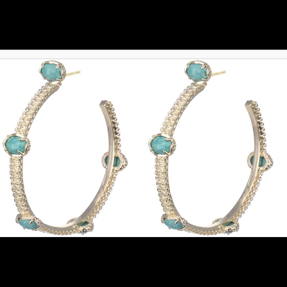 NEVER WORN - Kendra Scott Gold Hoop Earrings ✨